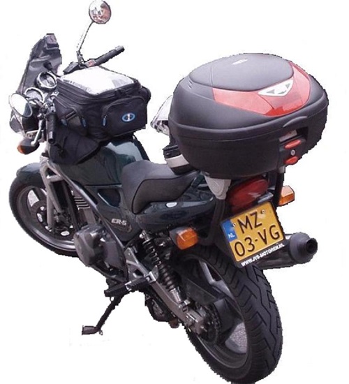 Motor met koffer en tanktas